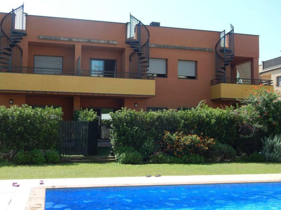 Masia Blanca - Coma-Ruga Exterior foto